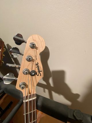 Bajo Eléctrico Squier Mini Negro