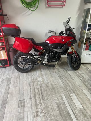 BMW F900XR Adventure Moto