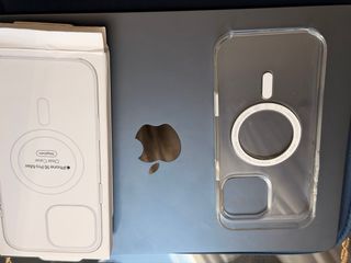 Funda Apple iPhone 16 Pro Max MagSafe Transparente