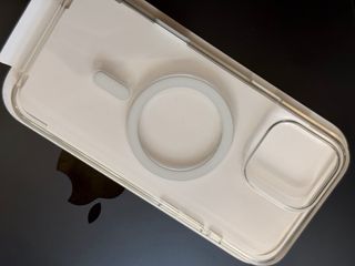 Funda Apple iPhone 16 Pro Max MagSafe Transparente