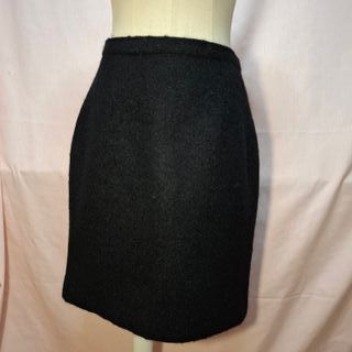 Falda Lana Negra Clásica