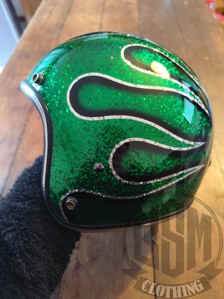 Casco metal flake flames green