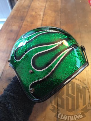 Casco metal flake flames green