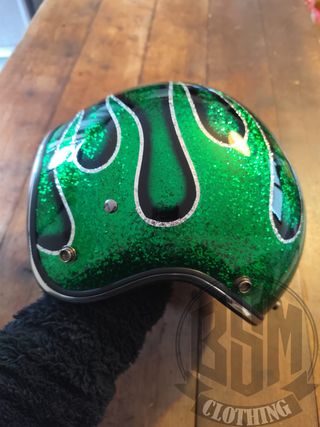 Casco metal flake flames green