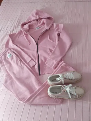Chándal rosa Andy + Zapatillas (regalo)