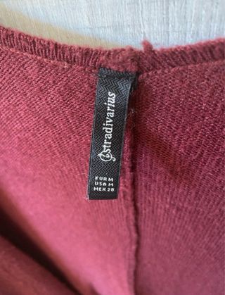 Casaca de punto color burdeos