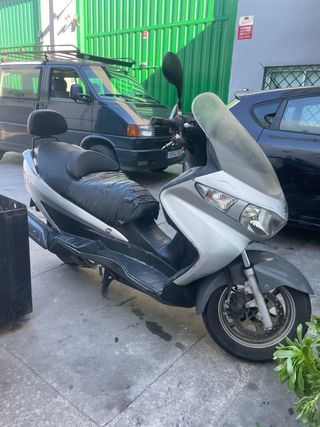 Suzuki Burgman Maxi 200cc Scooter Automática