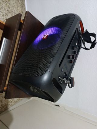 Parlante JBL PartyBox On The Go 100W