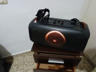 Parlante JBL PartyBox On The Go 100W