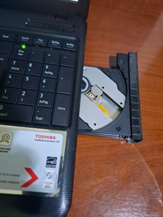 Toshiba Satellite 15.6 | i3 | 6GB RAM | SSD Rápido