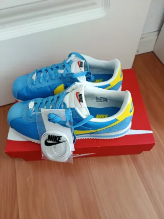 Zapatillas Nike Cortez Azul y Amarillo