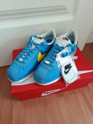 Zapatillas Nike Cortez Azul y Amarillo