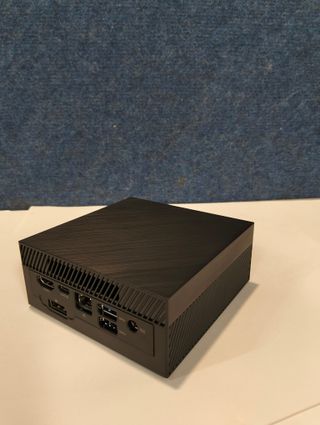 Mini PC ASUS VivoMini PN51 Ryzen 5 5500U Barebone