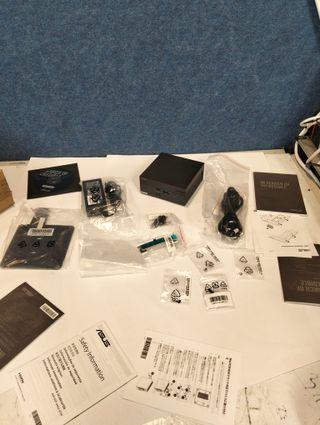 Mini PC ASUS VivoMini PN51 Ryzen 5 5500U Barebone