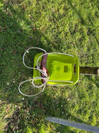 Columpio de plástico verde para exterior