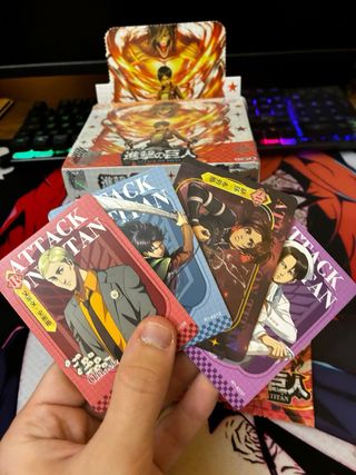 Bustine carte collezionabili Attack on Titan