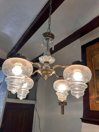 Lámpara de bronce antigua de cristal