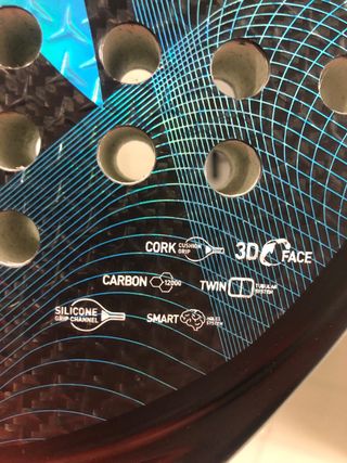 Pala Drop Shot Indigo LtD. (Con un roce) Ver foto.