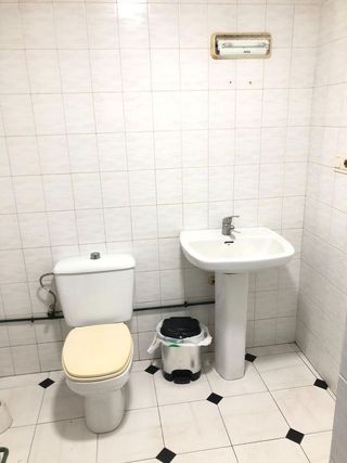 Local comercial en venta en Adra