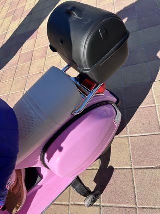 Moto Vespa Eléctrica Infantil 12V