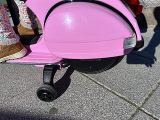 Moto Vespa Eléctrica Infantil 12V