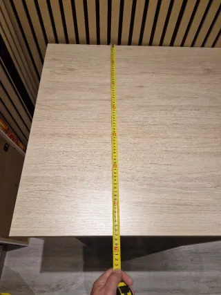 Mesa de comedor de madera