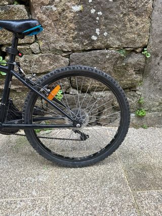 Bicicleta B-Twin Negra y Azul