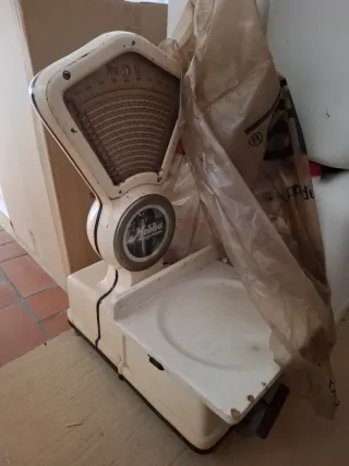 Báscula antigua Mobba