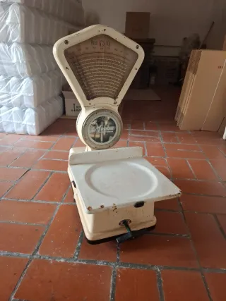 Báscula antigua Mobba