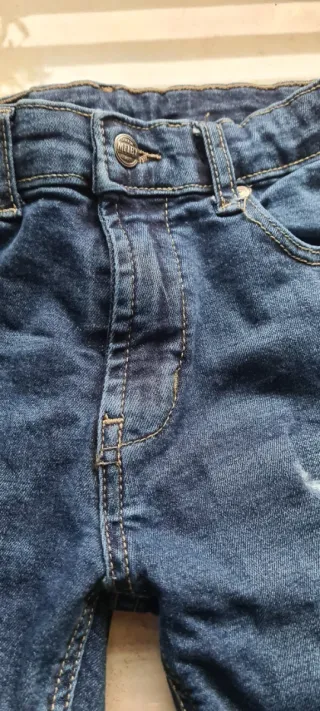 Jeans Melby bimbo 6 anni strappati