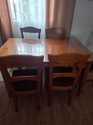 Mesa de comedor madera maciza y cristal