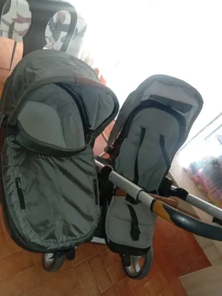Cochecito doble nuevo