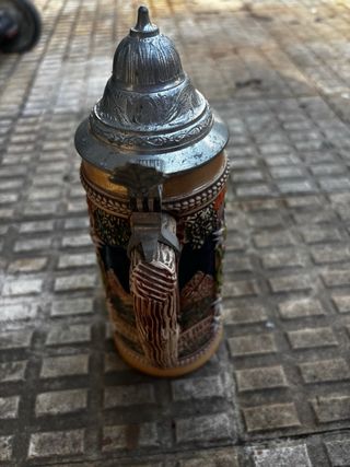 Jarra cerveza alemana con tapa vintage