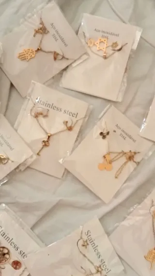 Conjunto de pendientes y collar acero