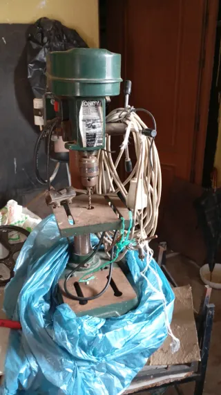 Taladro de columna Bosch