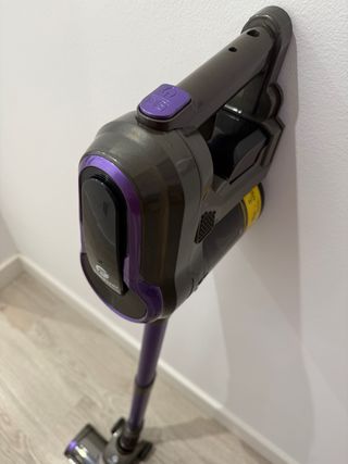 Aspiradora de mano morada