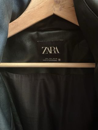 Cazadora larga Zara Piel Negra