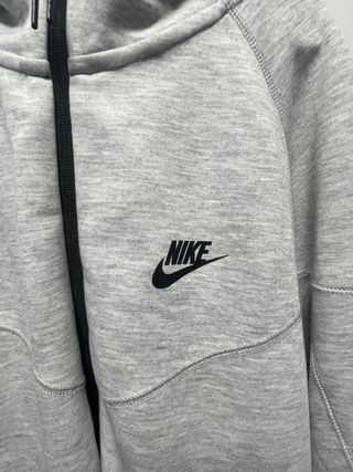 Nike Tech Fleece Gris