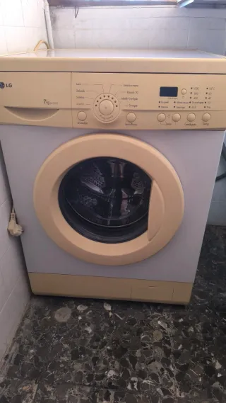 LAVADORA LG 7 KILOS ESTA EN BUEN ESTADO