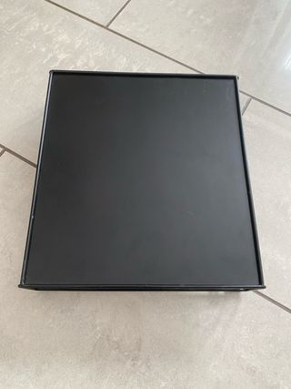 Porta capsule in metallo nero