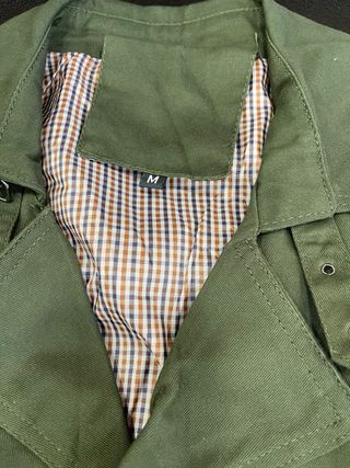 Chaqueta verde estilo trench