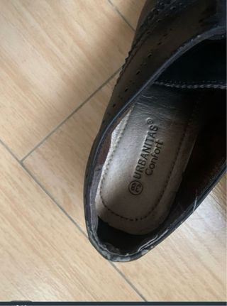 Zapatos abotinado de piel y Zapatos tipo Oxford