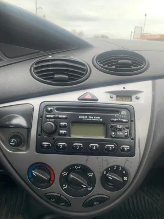 Ford Focus 2000