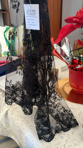 Aderezo 150,peinetas 70,moño30 y mantilla60