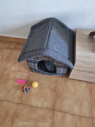 Casa para perro/gato gris a cuadros