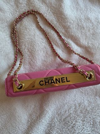 Bolso Chanel rosa acolchado cadena dorada