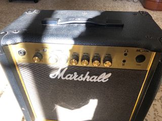 Amplificador Guitarra Marshall 40W MG15FX