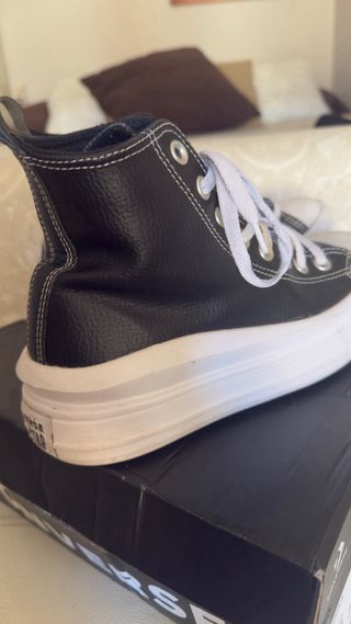 Converse de cuero negras