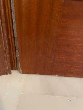 Puerta madera 72cm con marco y tapajuntas