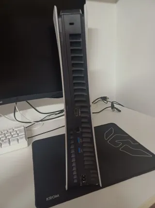 Ps5 Slim Digital + 2 Mandos